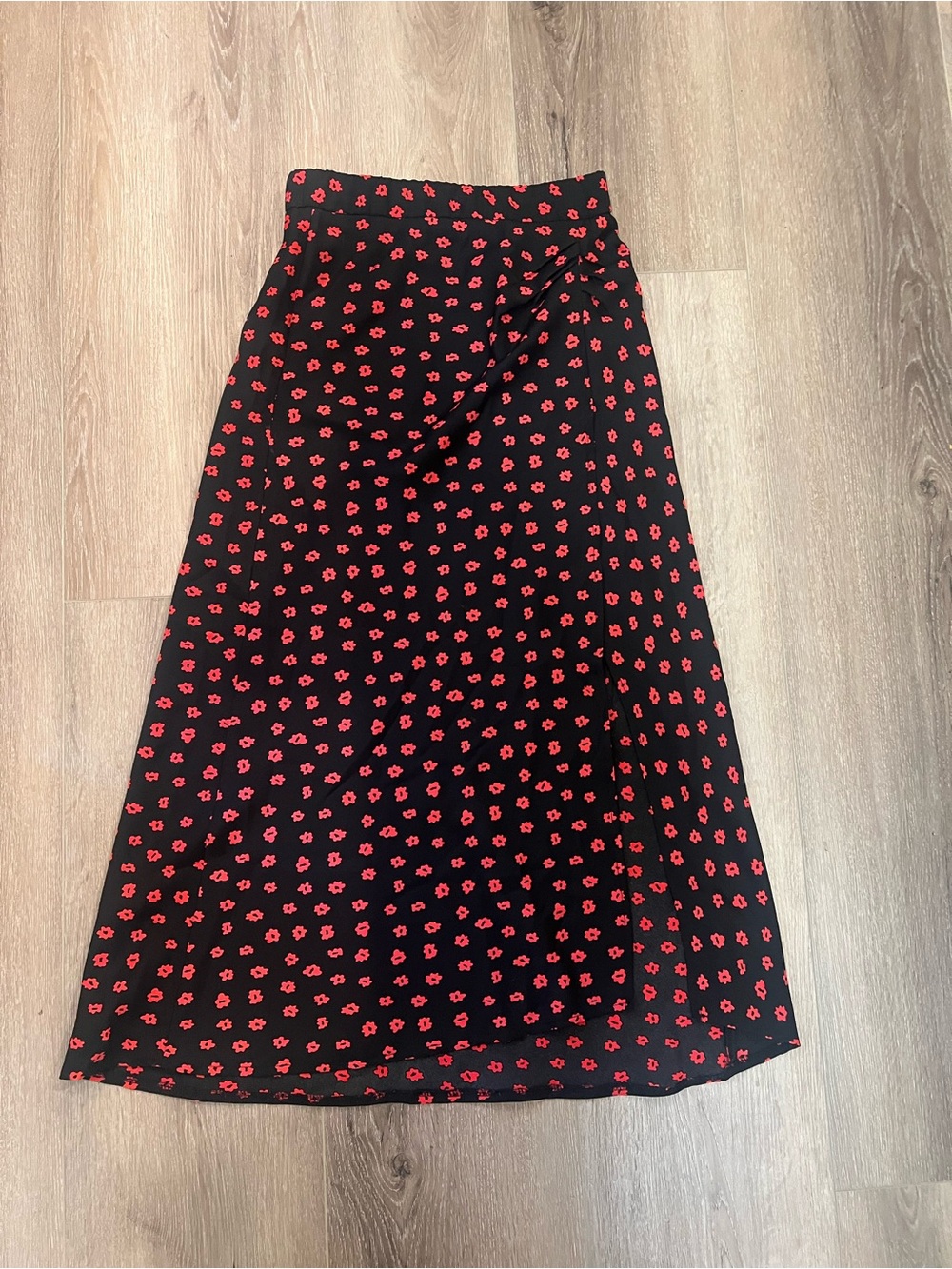 Princess Polly skirt 
size 6